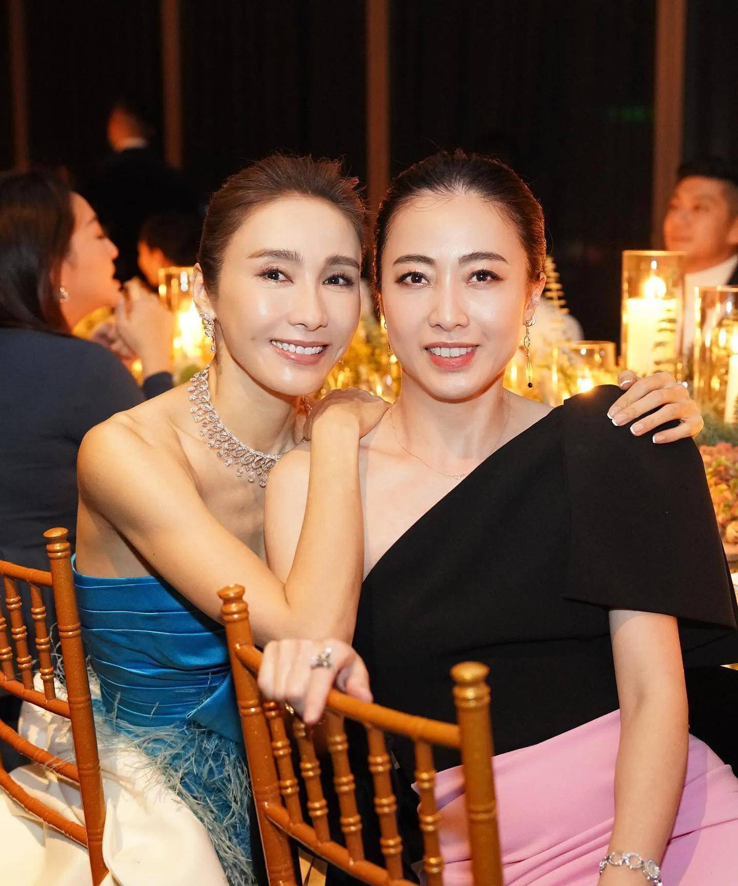 百亿豪门阔太黎姿甘比出席派对,两人全程坐一起,感情好似闺蜜