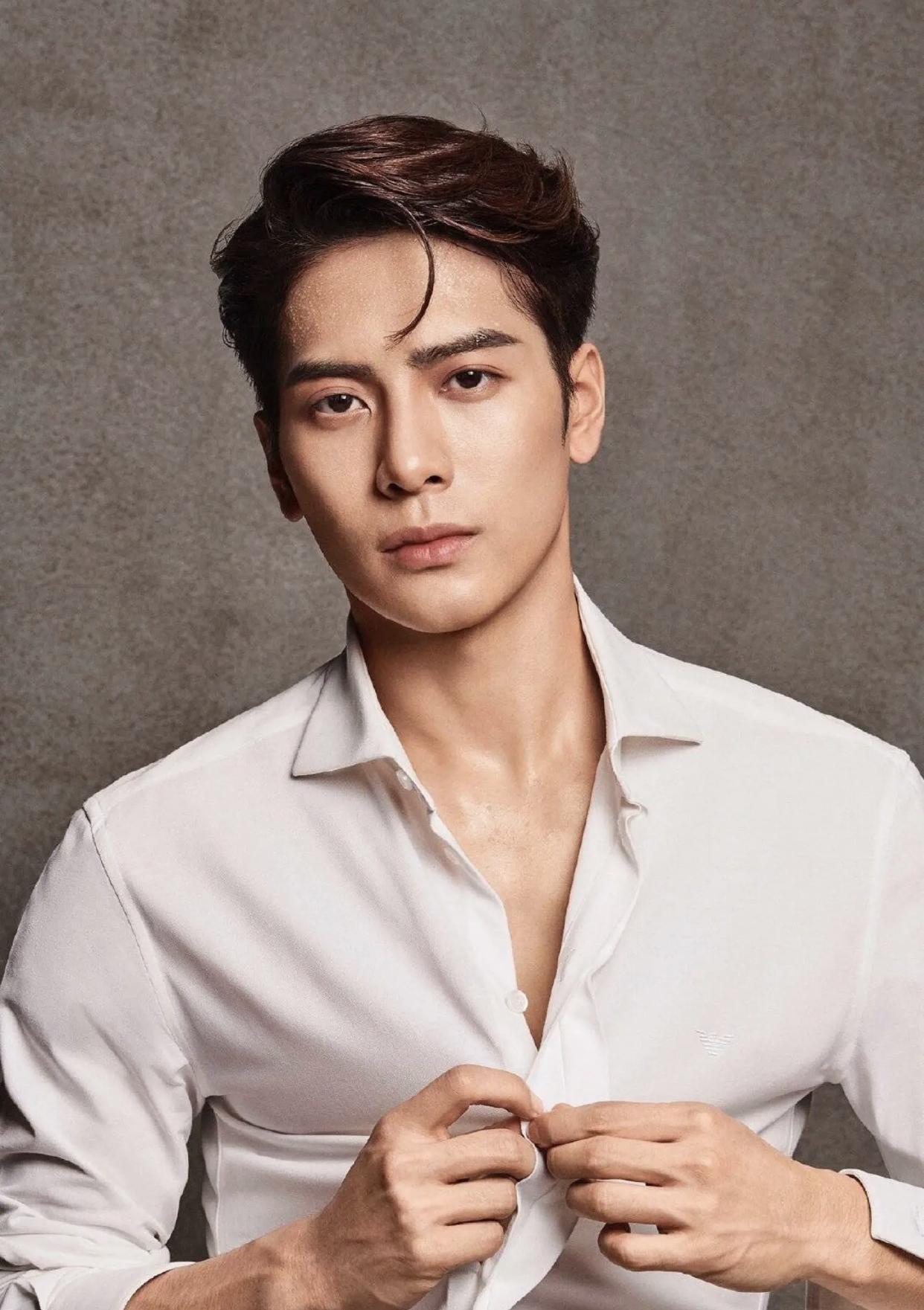 曝当红男星人前正人君子,私下里却放得开胡乱来