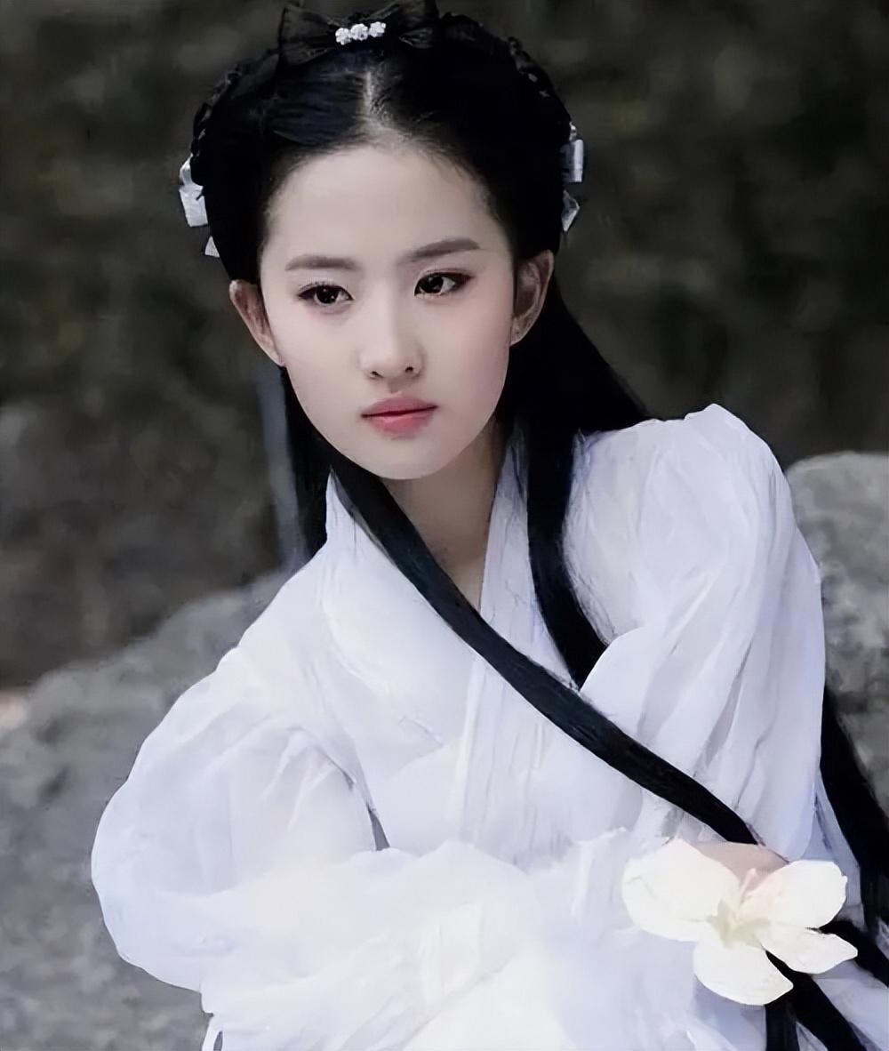 巴黎这一夜,林心如状态吓人,刘亦菲得罪造型师,宋茜短发惊艳