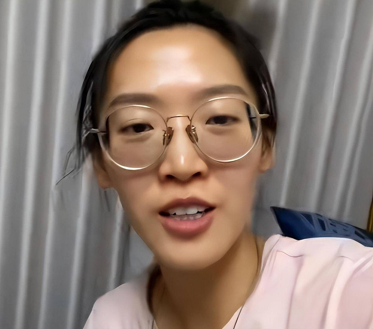 李立群女儿李元元:把初恋献给黑人,34岁婚姻成父亲的烦恼