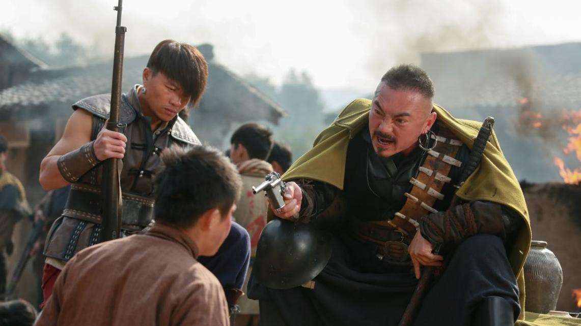 民国时期,土匪在山上是靠什么生存?只靠拦路打劫要饿死