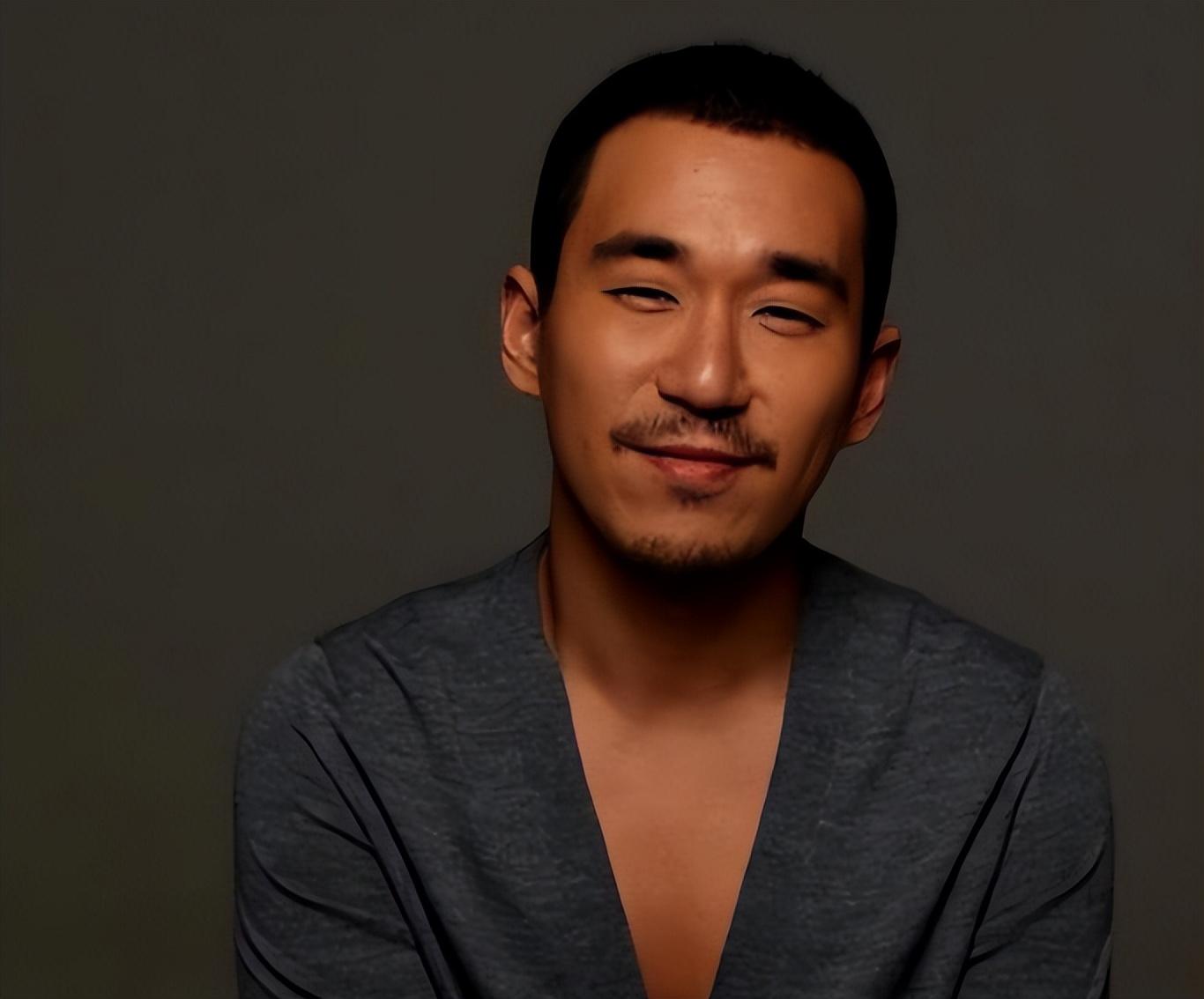 结语2015年1月28日,张默刑满释放后便销声匿迹.