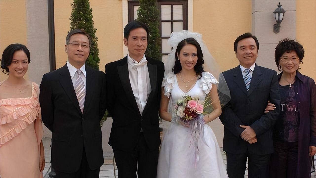 黎姿,嫁残疾富豪,她用14年终于证明自己:我没错