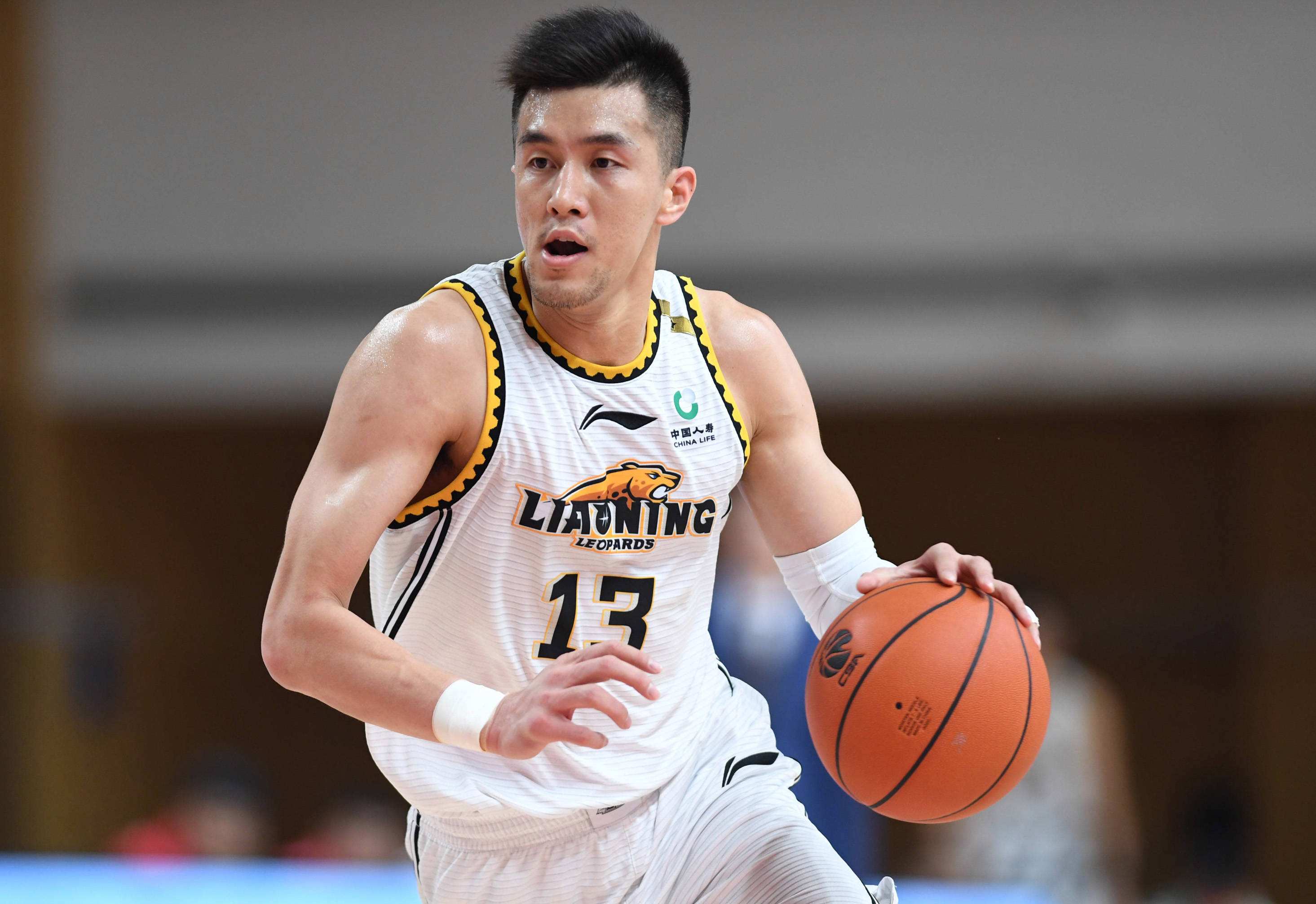 辽宁男篮离队第一人正式揭晓,恭喜郭艾伦,突然收两个重大好消息