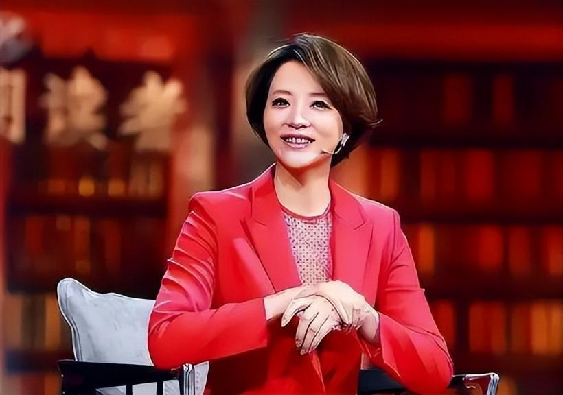 "央视一姐"到"查无此人",49岁的董卿,终于落到今天这一下场