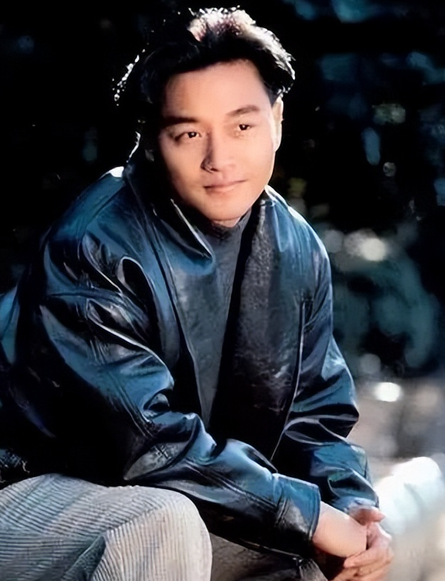 张韶涵演唱会拉稀,周杰伦开飞机偷赈灾方便面