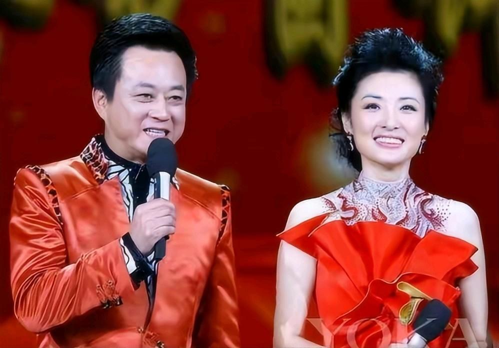 55岁周涛:从央视主持到董事长,她跟董卿走上截然不同的两条路