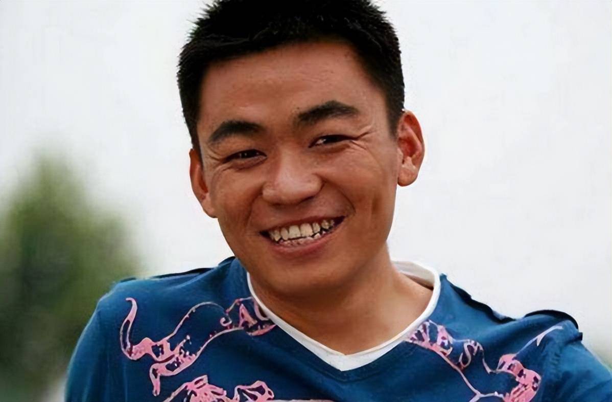 无论日子过的再苦王宝强从来不抱怨生活过的为什么艰苦,可能是心中的"