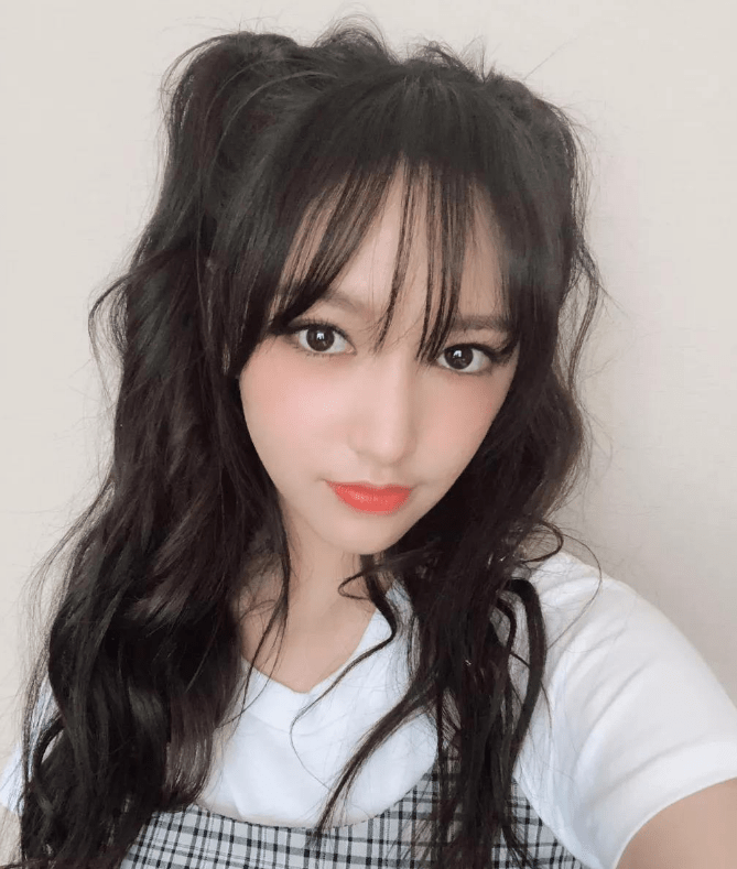 程潇这"麻花坐姿"绝了!两腿直接缠一起,网友:一般真模仿不来