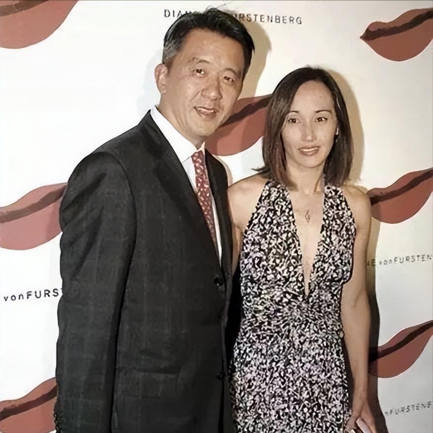 柏安妮:16岁开保时捷,21岁出道,两拒周星驰,当红时退圈太可惜