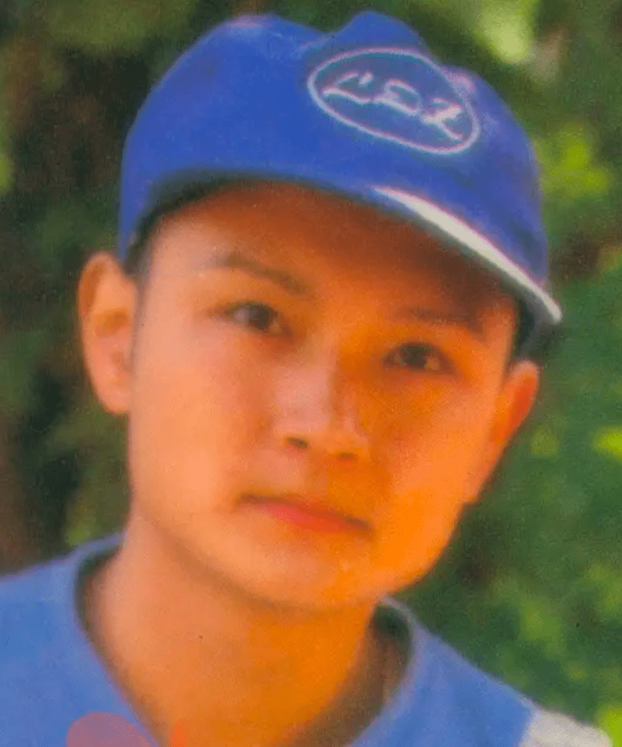 听完了父亲的鼓励后,欧阳奋强赶忙骑着自行车飞奔前往锦江宾馆.