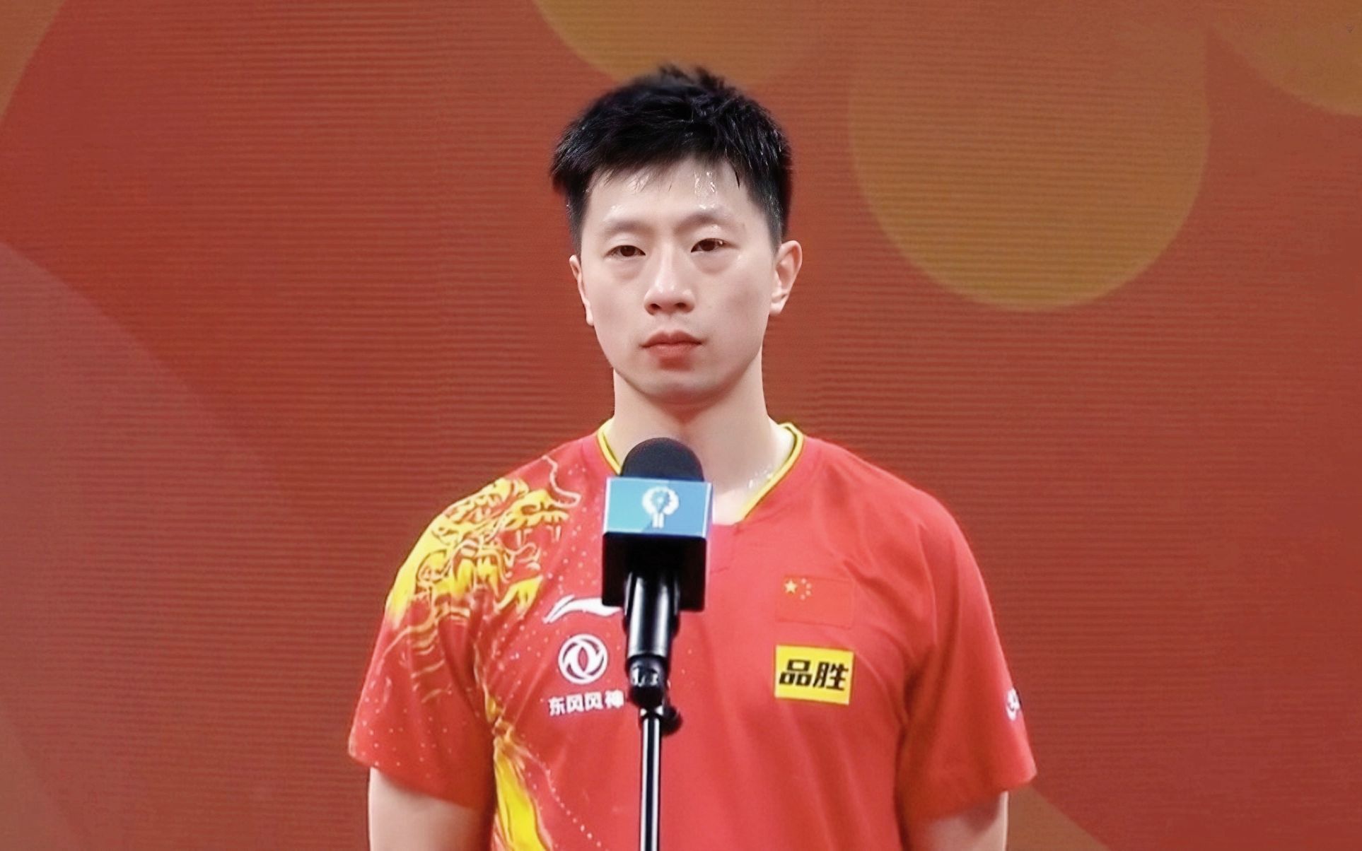 从最近的比赛表现来看,马龙在单打方面过五关斩六将,接连打败各路强敌