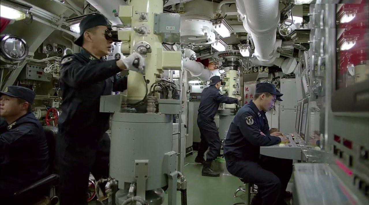 一般来说,潜艇执行的任务都是长期任务,潜在水下的时间动不动就要以月