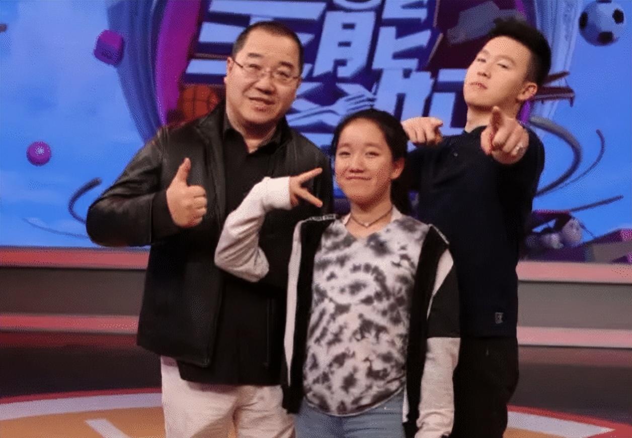 生下儿子英如镝,女儿英闻笛.