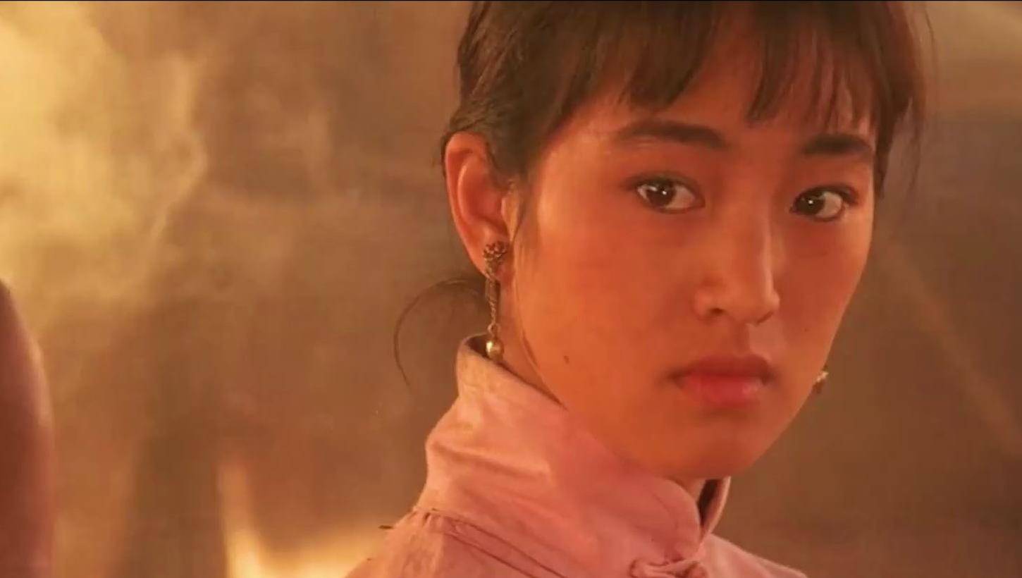 巩俐也成了张艺谋千挑万选来的第一任"谋女郎".