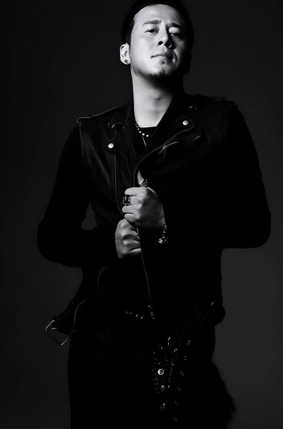 51岁"晚节不保",再多的名和利,也救不了自毁前程的杨坤