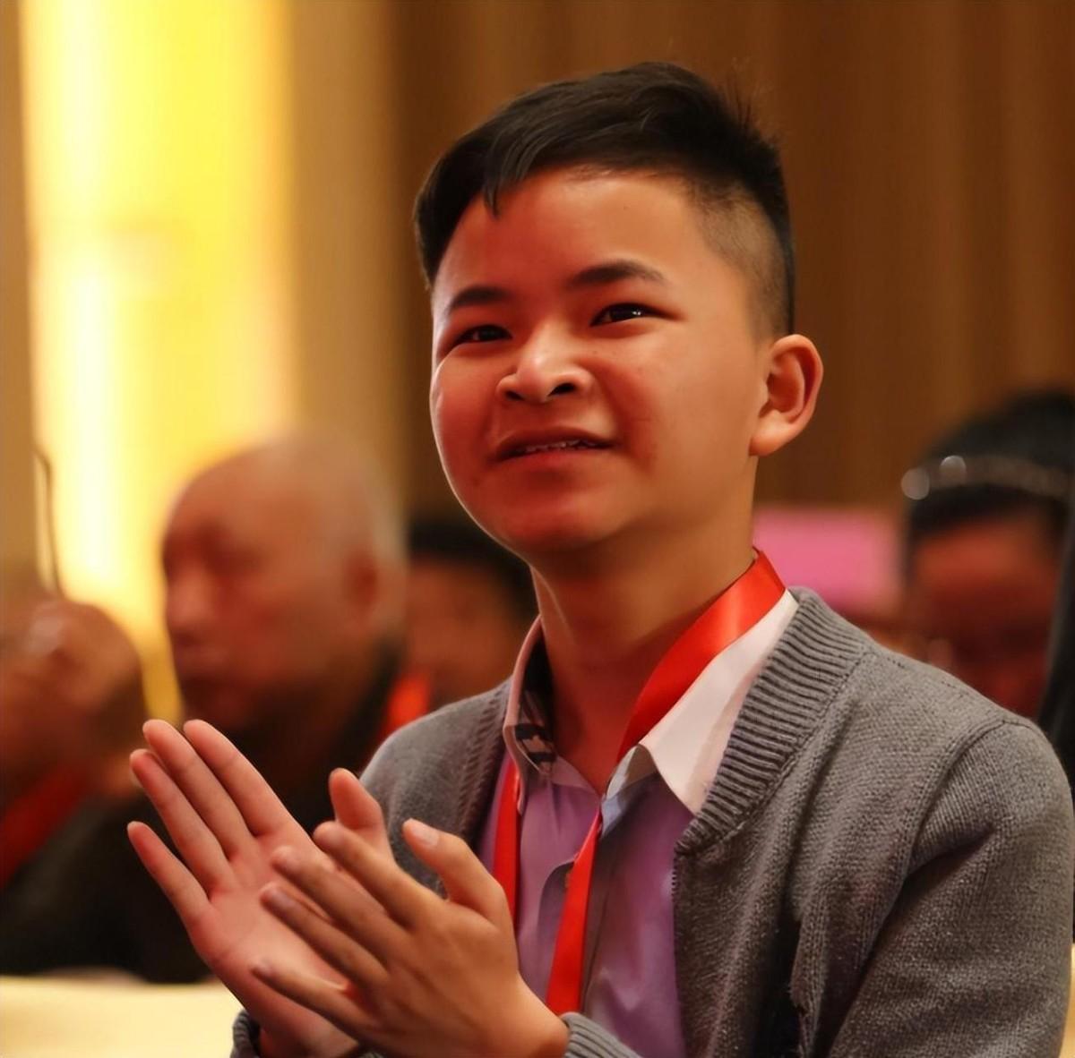 汶川地震小英雄林浩结婚了!藏族老婆肤白貌美,他兼职团委副书记