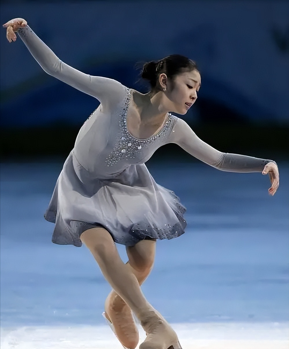 盘点4位花滑美女运动员,李子君长腿纤细白皙,陈虹伊翘臀吸睛