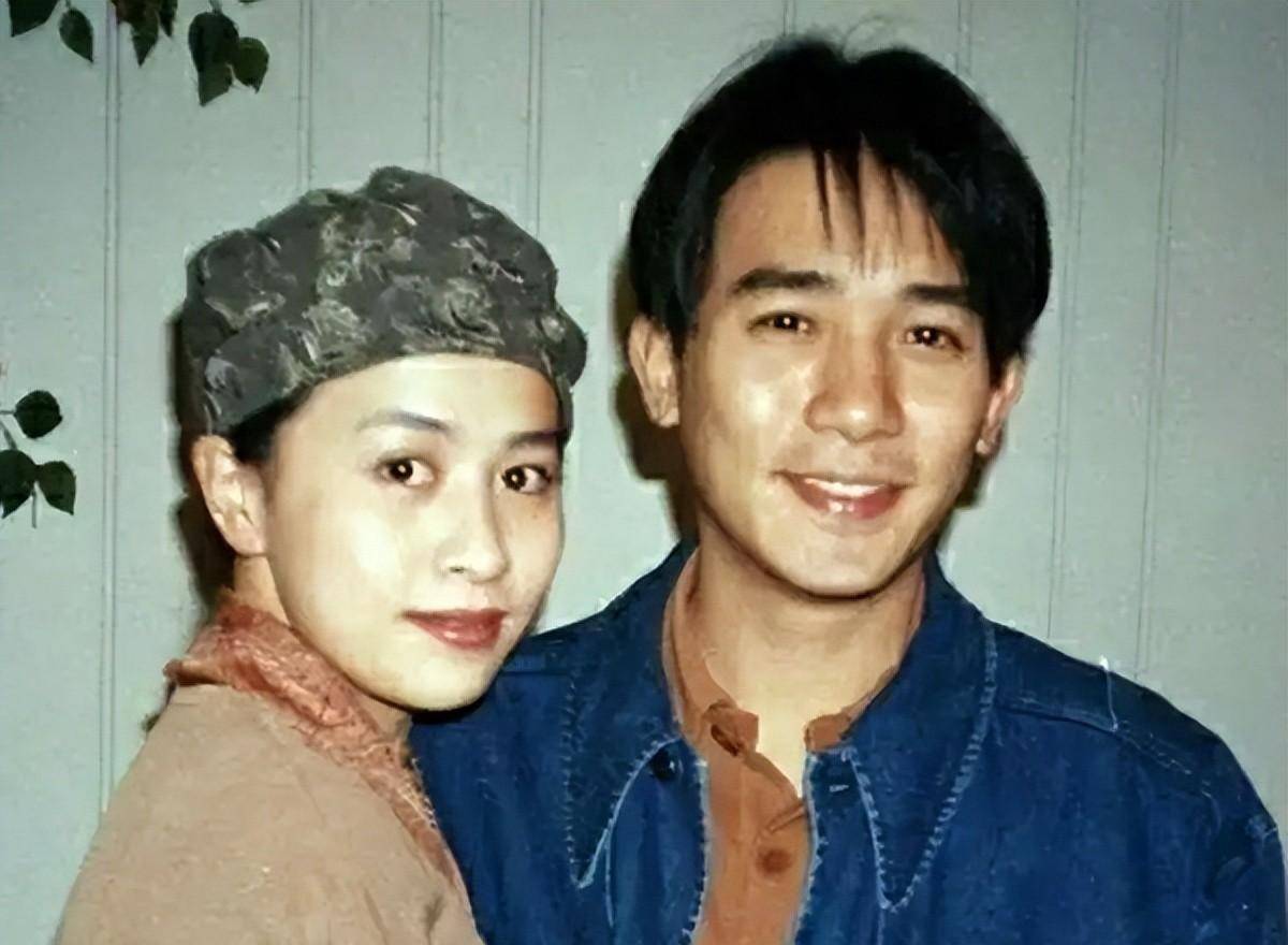 在结婚之后,梁朝伟并没有放弃自己的事业,他仍然在坚持演电影.