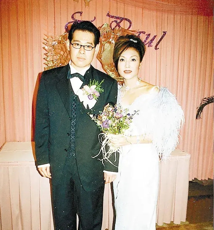 前港姐张凤妮演罗嘉良老婆,多层次演技获赞,感激男演员带她入戏