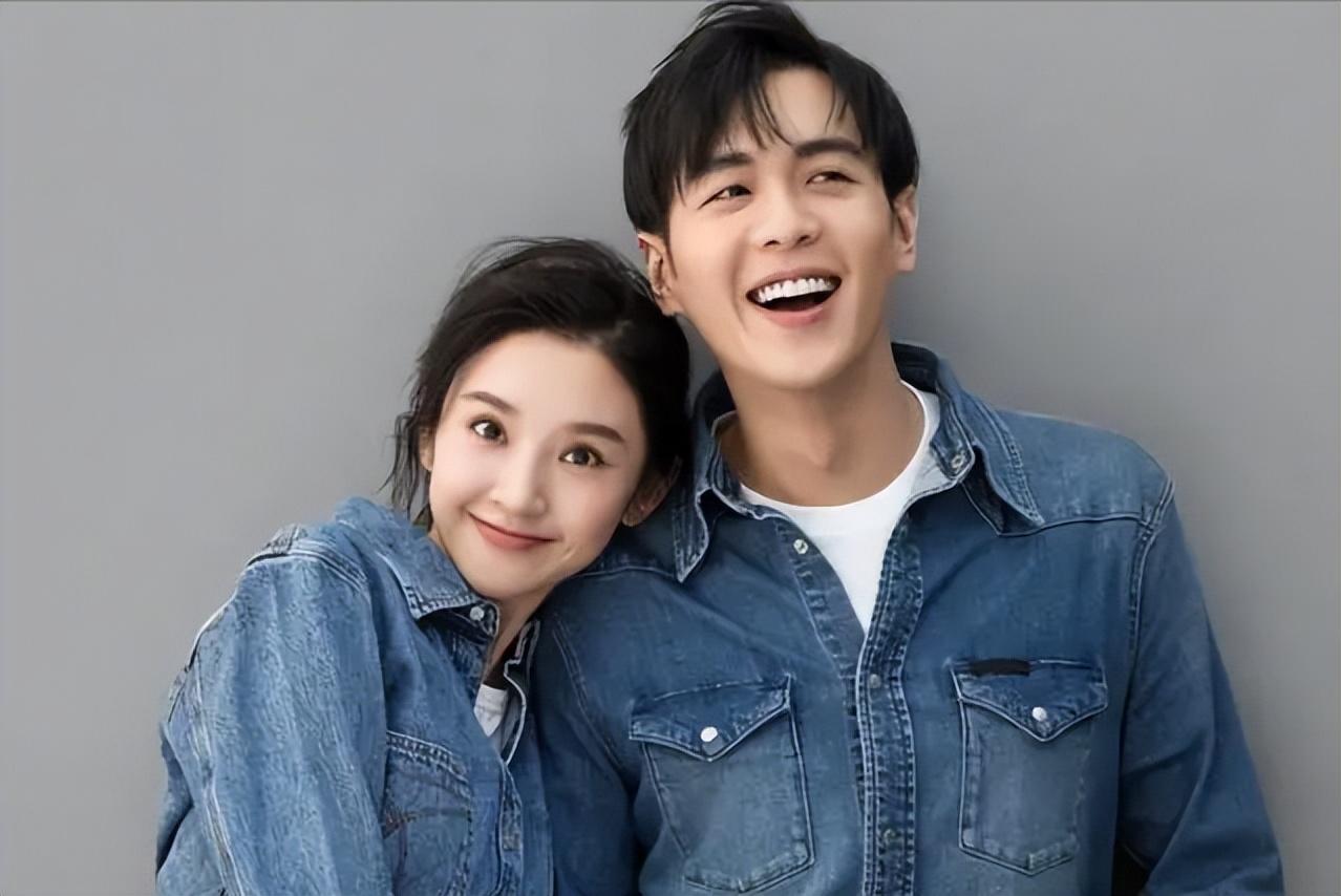 但还有网友注意到了一个点,那就是张若昀和蓝盈莹传出绯闻的时间.