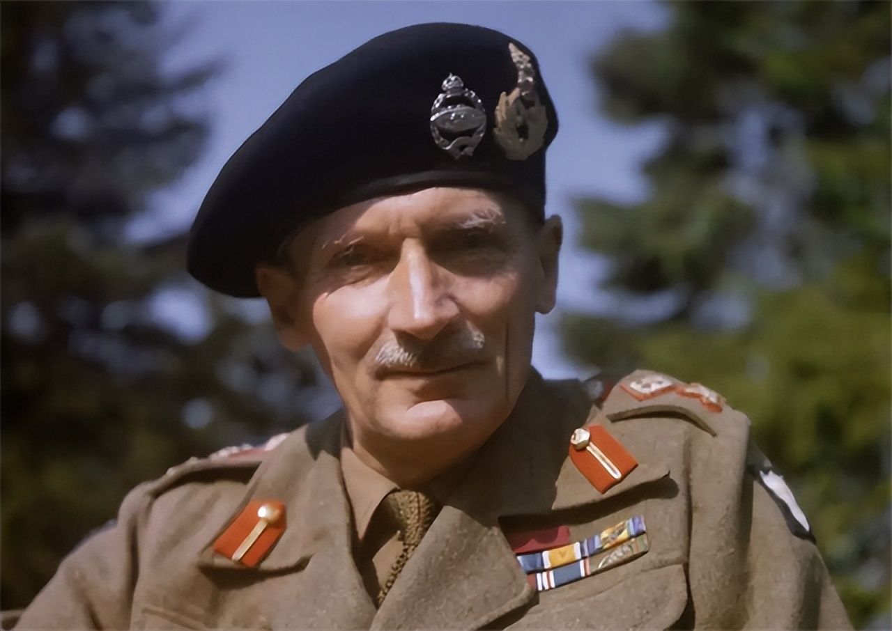 蒙哥马利是英国陆军元帅,他在二战中指挥了著名的阿拉曼战役,西西里