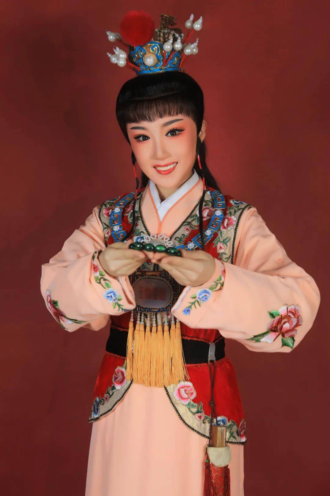 今日19点演出|上海越剧院经典越剧《红楼梦》,一记水袖,一阙声腔,共赴