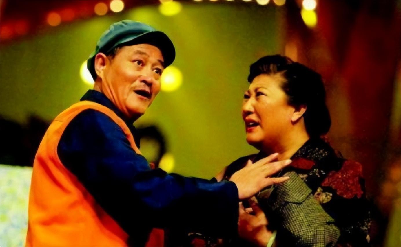 最后的一次合作就是《送水工》,原本的赵本山有意叫宋丹丹来出演,但