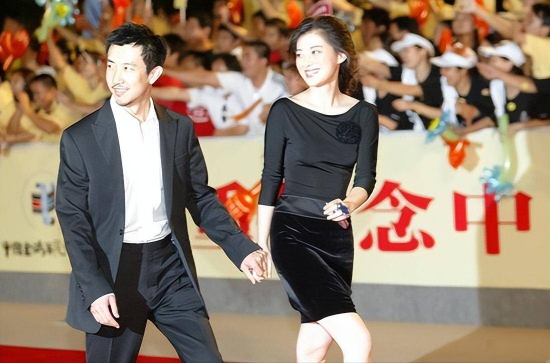 鄢颇现任老婆蝴蝶图片