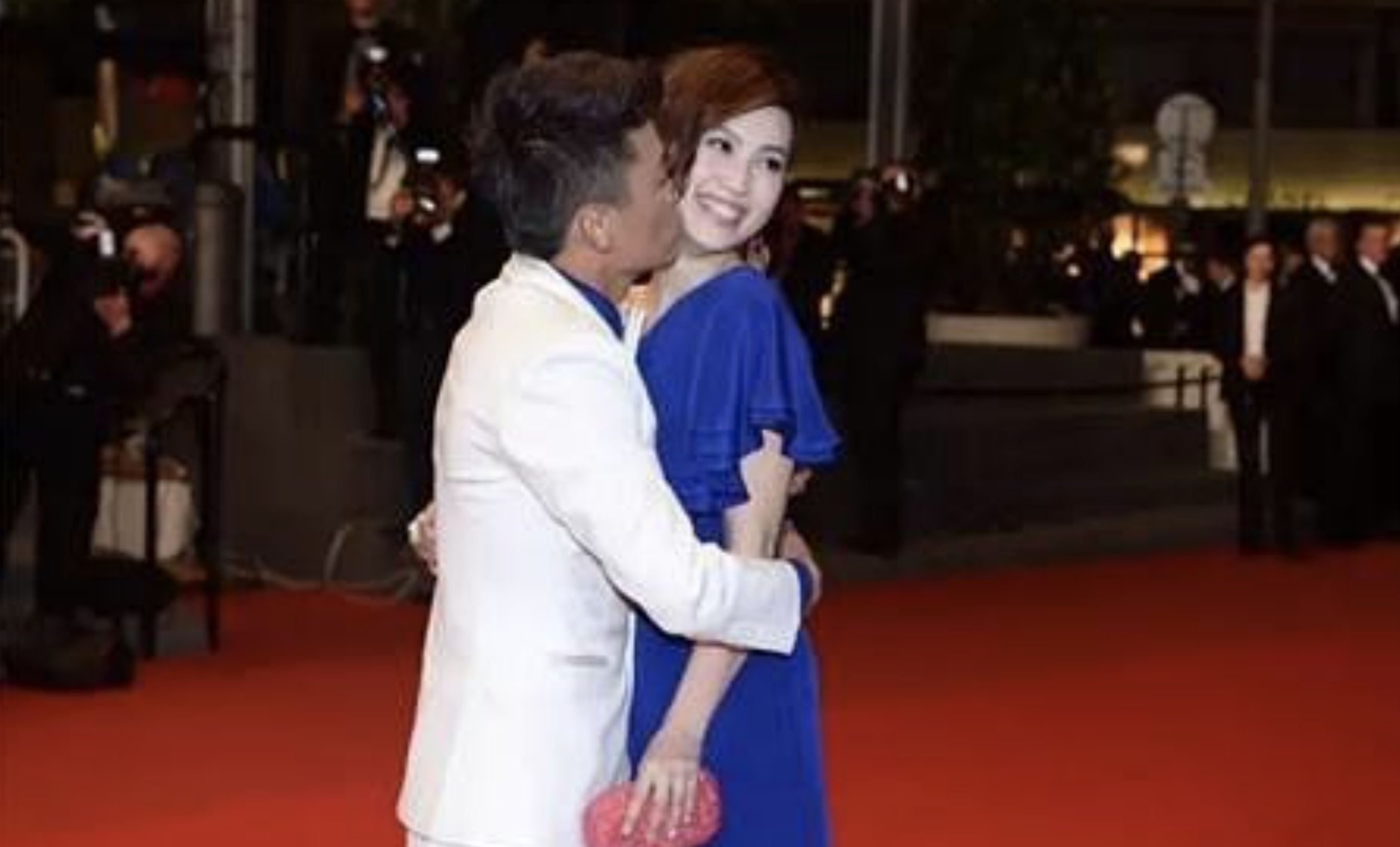 在2015年军旅综艺《真正男子汉》中,当王宝强在节目中受伤后给马蓉打