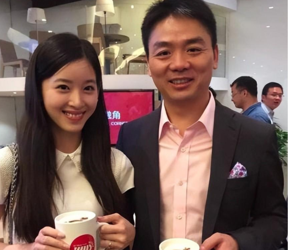 刘强东:把章泽天的女儿宠成公主,前任生的儿子却是他一生的痛