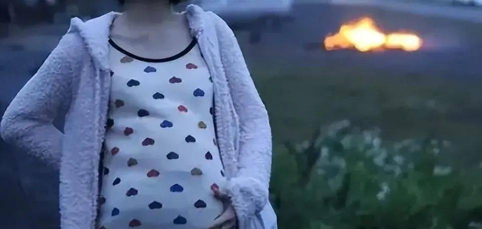 11岁女孩"大肚子"指控邻居,亲子鉴定不是他,女孩一句话让他判5年