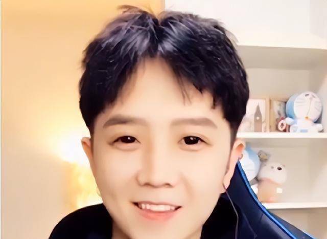 原创"千万网红"郭聪明:一首98k火遍全网,23岁却因"震颤病"退圈