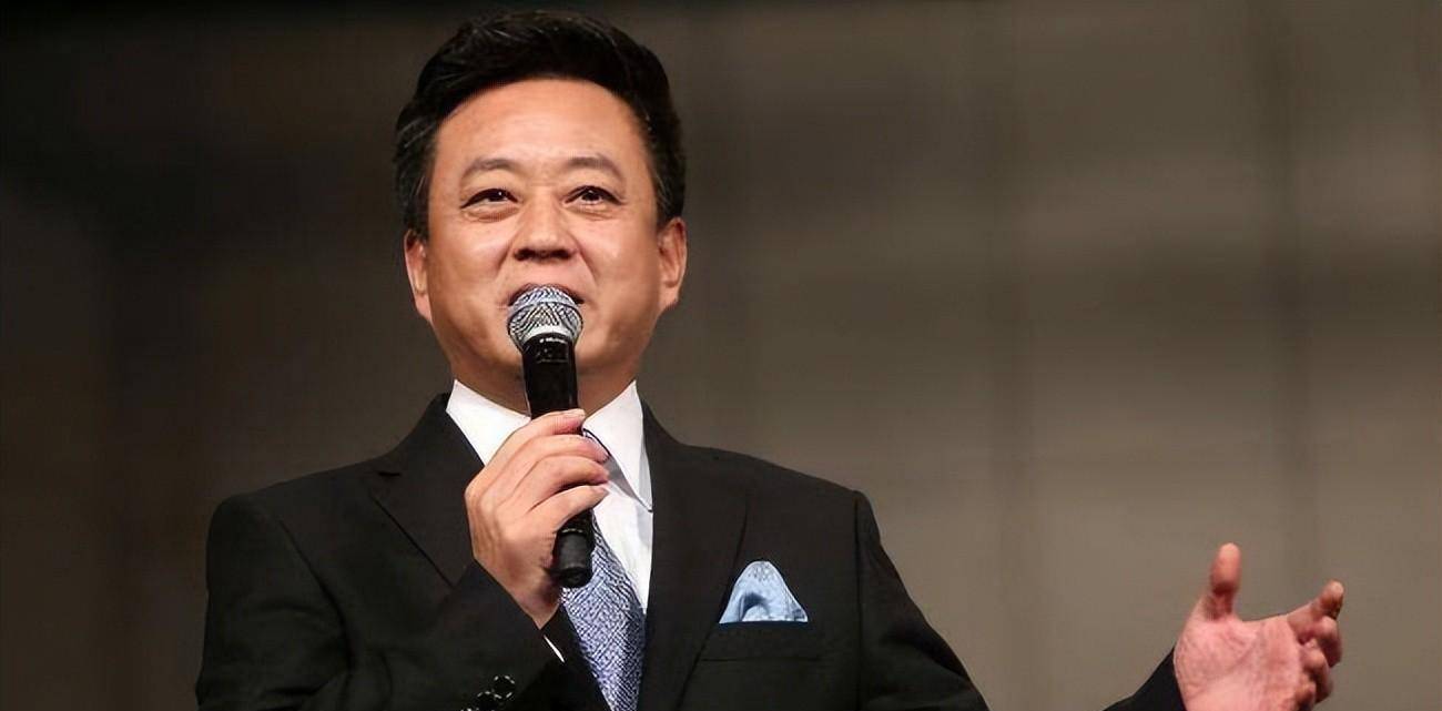 朱军,一个曾受全国民众喜爱的央视主持人,可从20118年的某一天开始,他