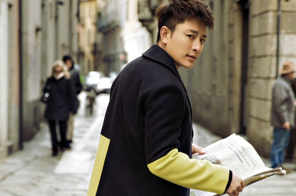 首先,从贾乃亮个人来看,他的资源并不强大.