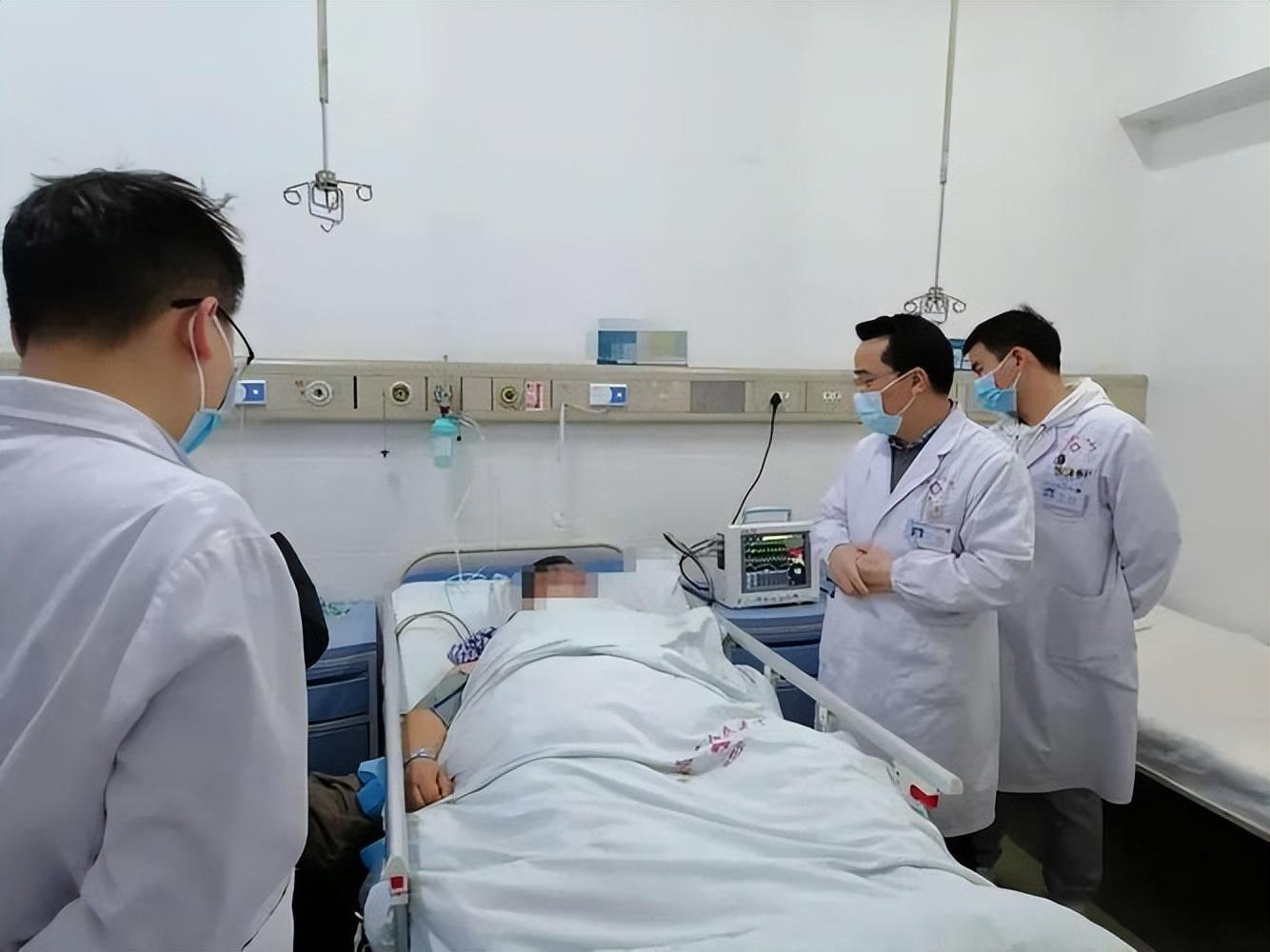 胃溃疡患者,若是出现3种情况,说明病情好转了,想咋吃就咋吃!