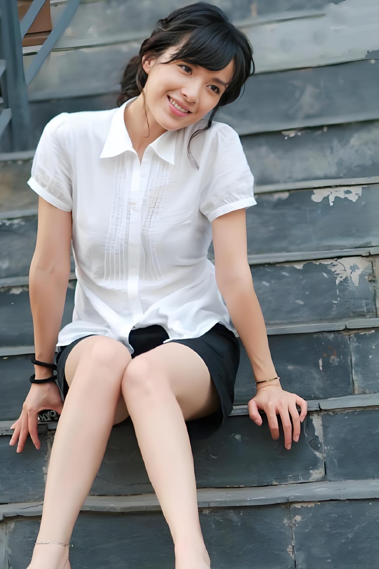 靳东的二婚妻子原来是她?气质和美貌不输江珊,结婚14年恩爱如初