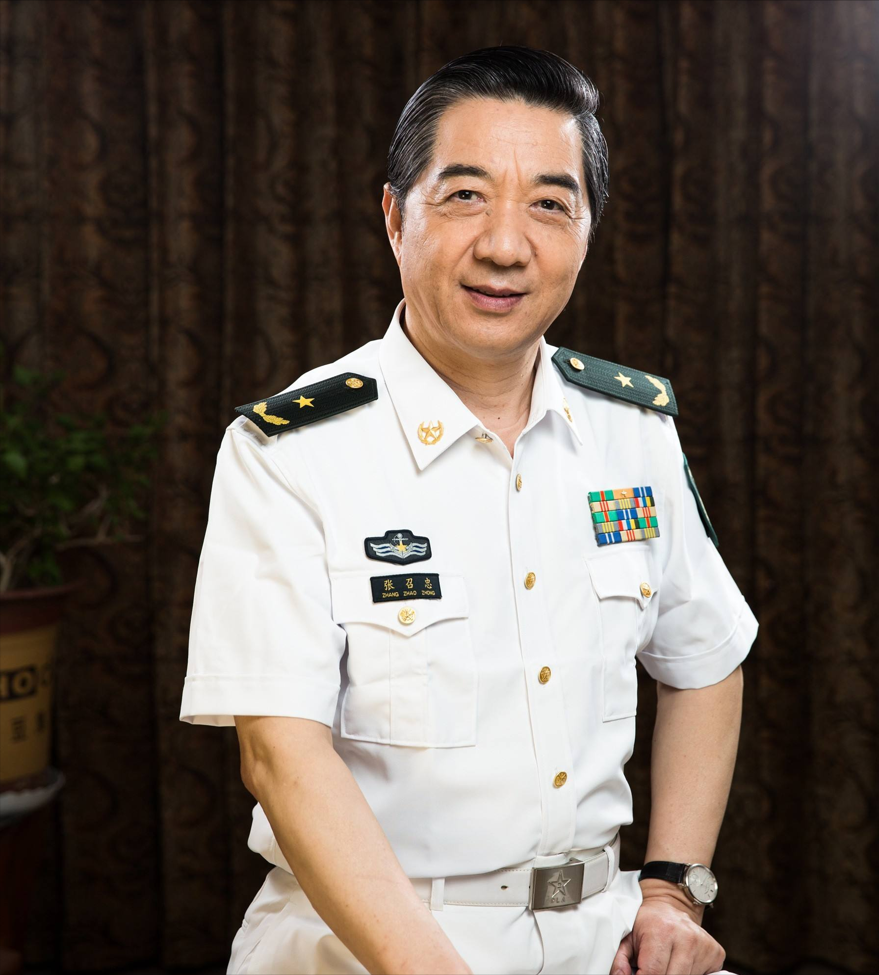 比如已经退役的国防大学教授,海军少将张召忠将军,作为军事评论员经常