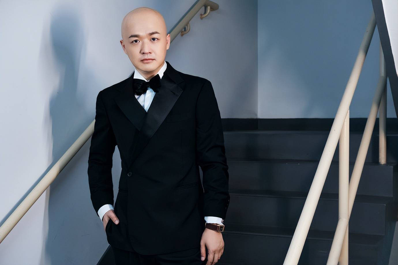 包贝尔自导自演新片定档,看了评论区,才知道他的人脉有多强!