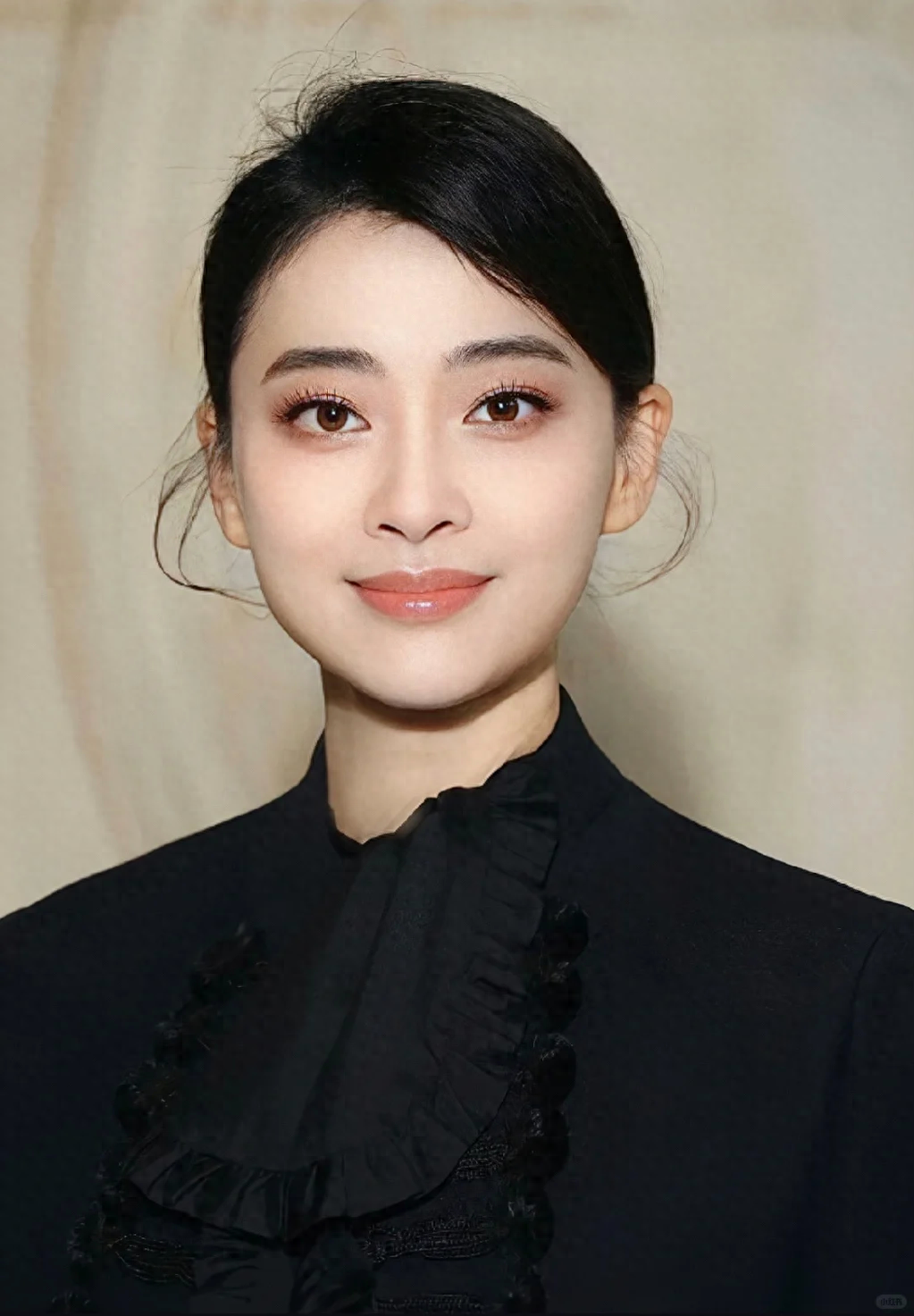 看了孙俪和梅婷后,我发现:比"变老"更影响颜值的是"眼睛凸"