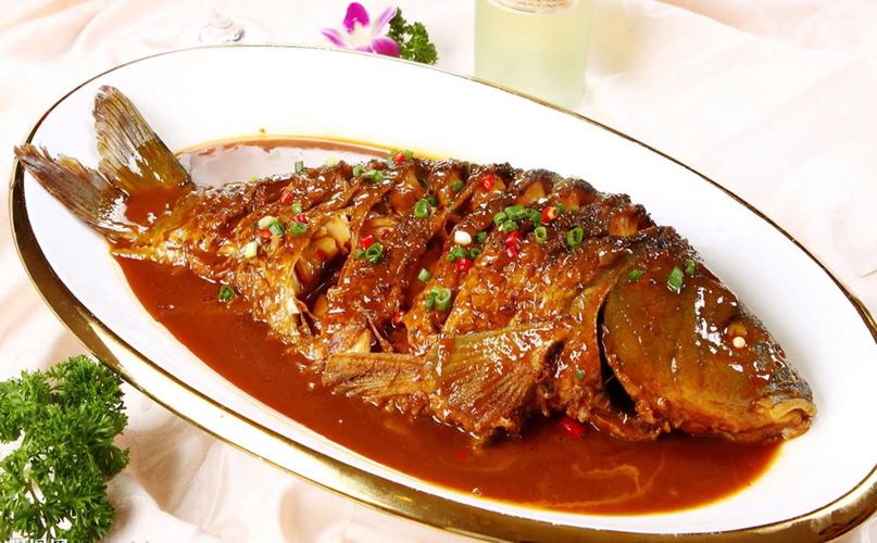 我江一舟,就把这两种调料是啥,以及一道特别美味的家常炖鲤鱼的做法