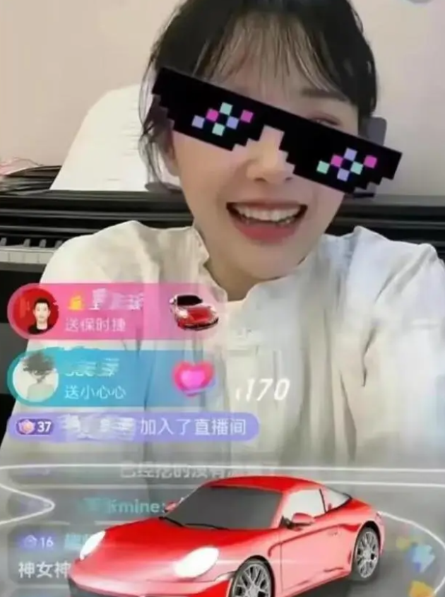 从花园挖到直播间,出圈后哭诉自己无团队,黄老师经历了什么? 从花园挖到直播间,出圈后哭诉自己无团队,黄老师经历了什么?