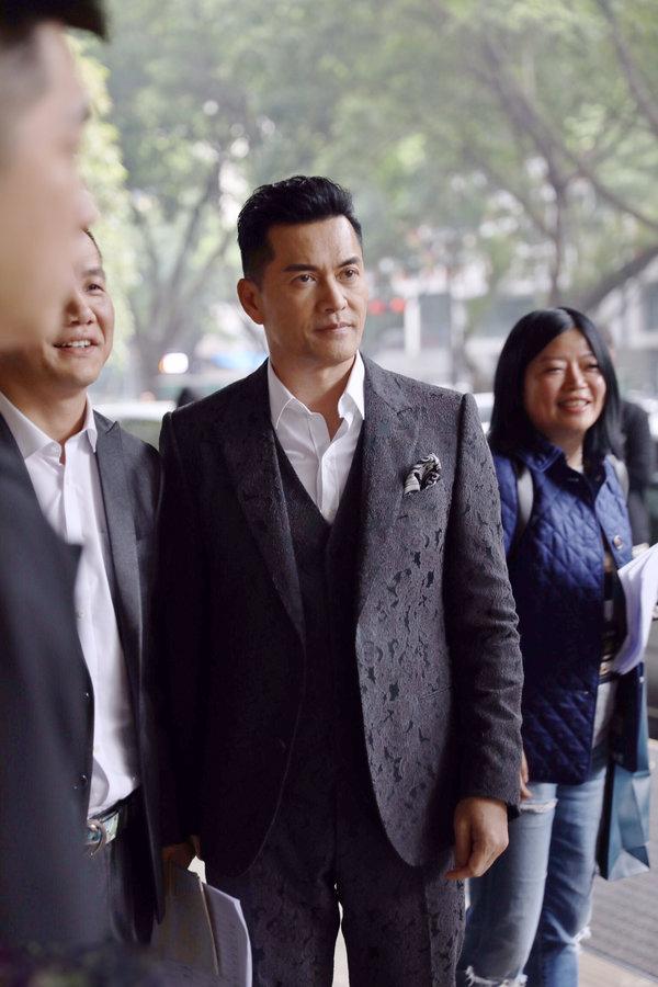 一婚娶周海媚,二婚娶邝美云,三婚娶亿万富婆,吕良伟到底凭啥?