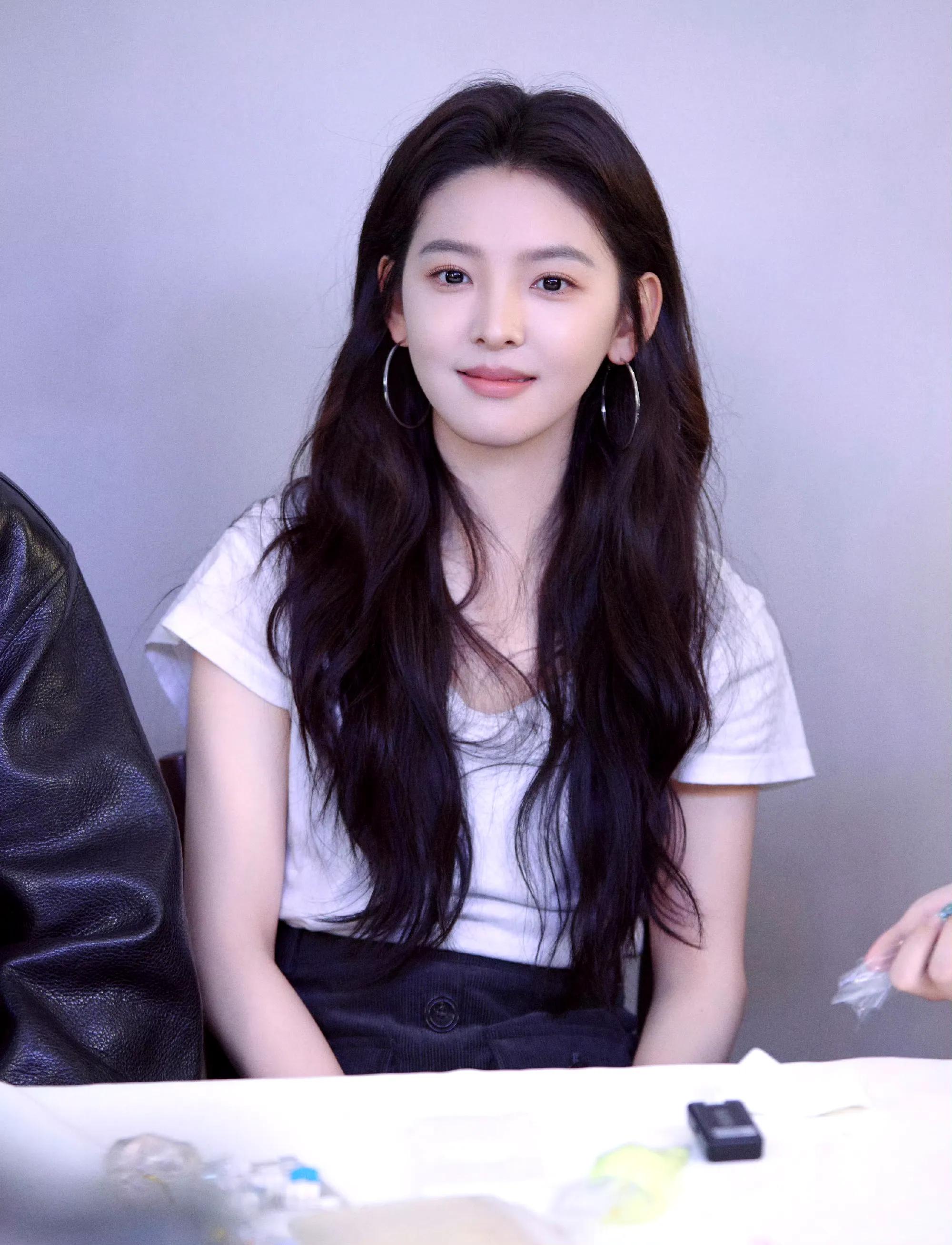 章若楠分享图片