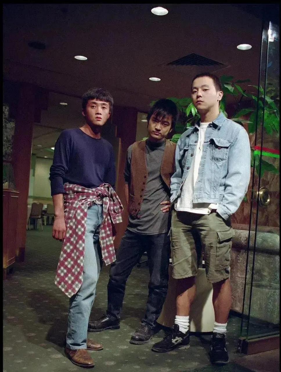 后来,由于母公司滚石经营困难,张培仁卖掉魔岩文化,带着资金返回台湾