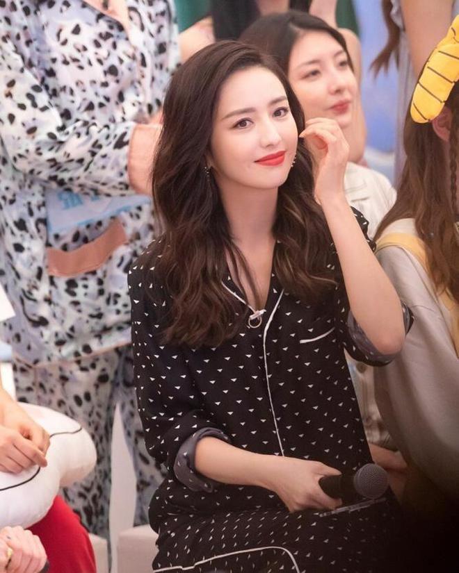 值得一提的是,佟丽娅每年生日,陈思诚还十分有心,准点送上祝福.