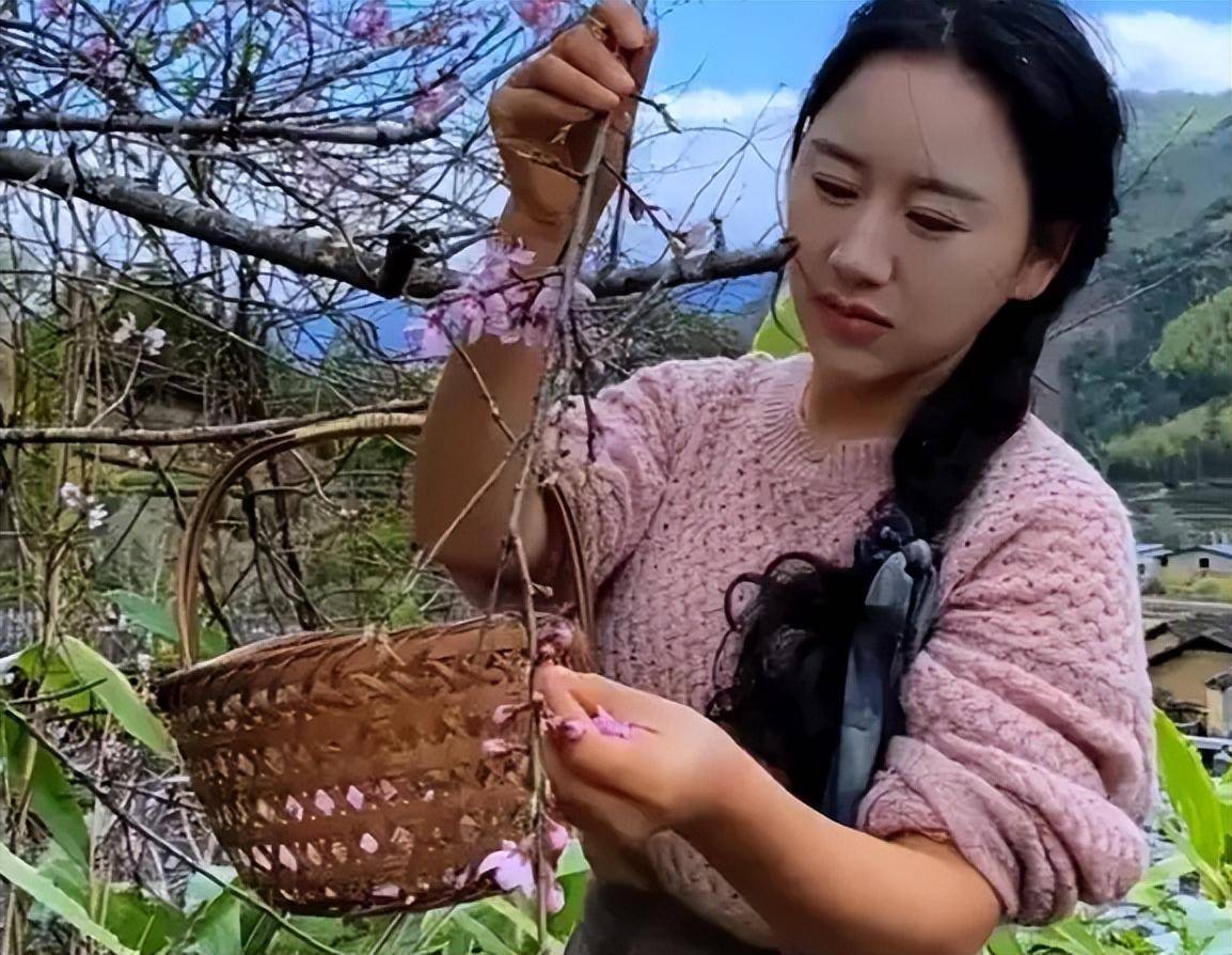 从离异负债村妇到千万网红,如今带领村民致富的沈丹,经历了啥?