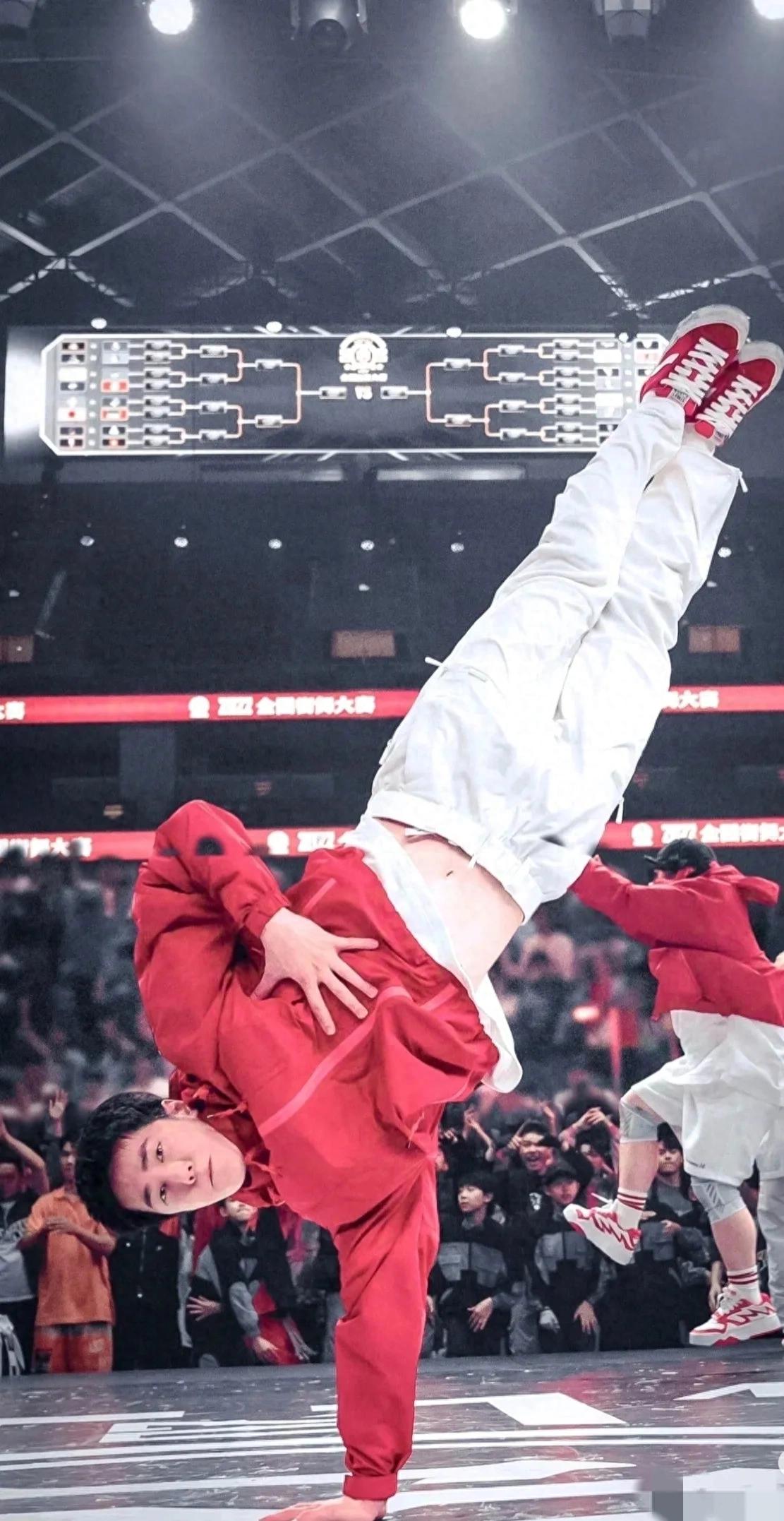 王一博"陈烁"再掀街舞狂潮!