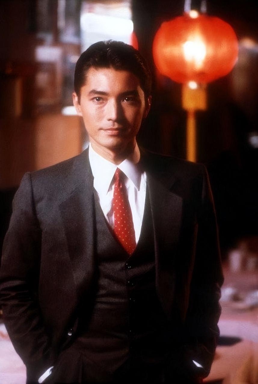 亚洲第一美男尊龙,71岁仍单身:我无父无母,没有名字,一生孤独