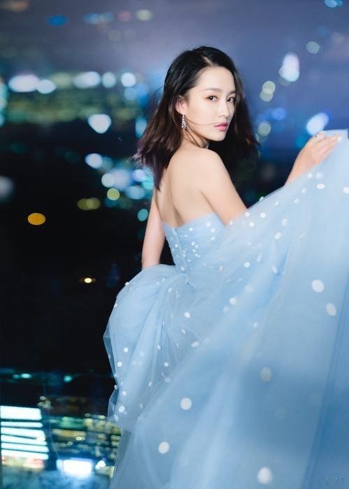 没想到,2023年8月刚开始,32岁李沁就以这样的方式,败光观众缘 没想到,2023年8月刚开始,32岁李沁就以这样的方式,败光观众缘